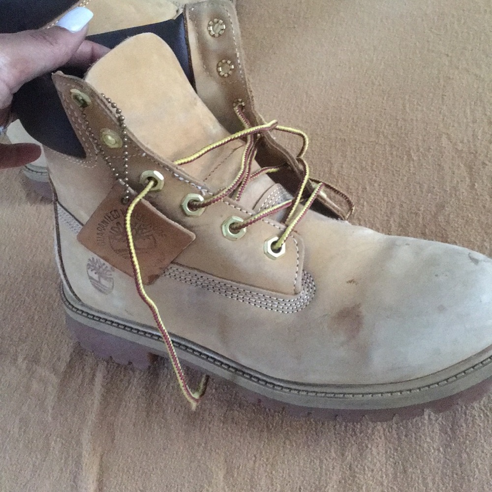 Timberland boots size 8 women’s and size 6 in men